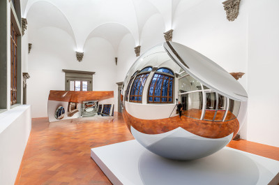 Anish Kapoor - Untrue Unreal