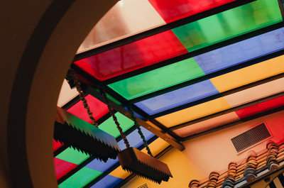 Daniel Buren - Sosta colorata per Villa San Michele, lavoro <i>in situ</i>, 2024