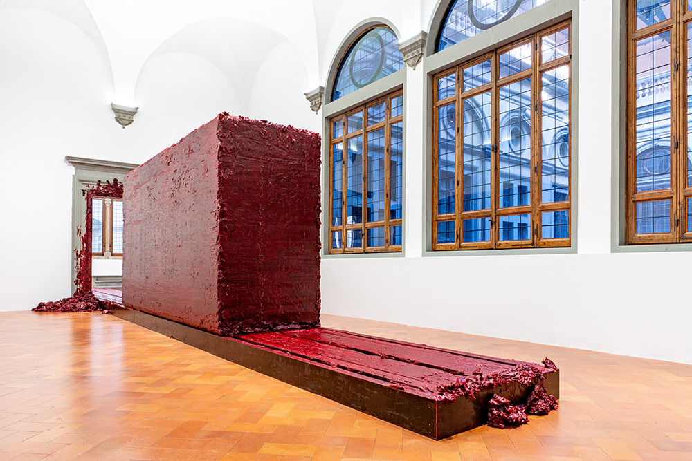 Anish Kapoor - Untrue Unreal