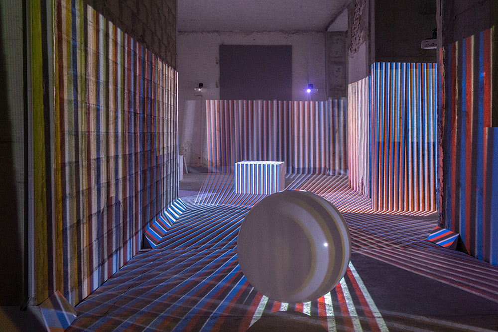 Carlos Cruz-Diez - Environnement Chromointerférent