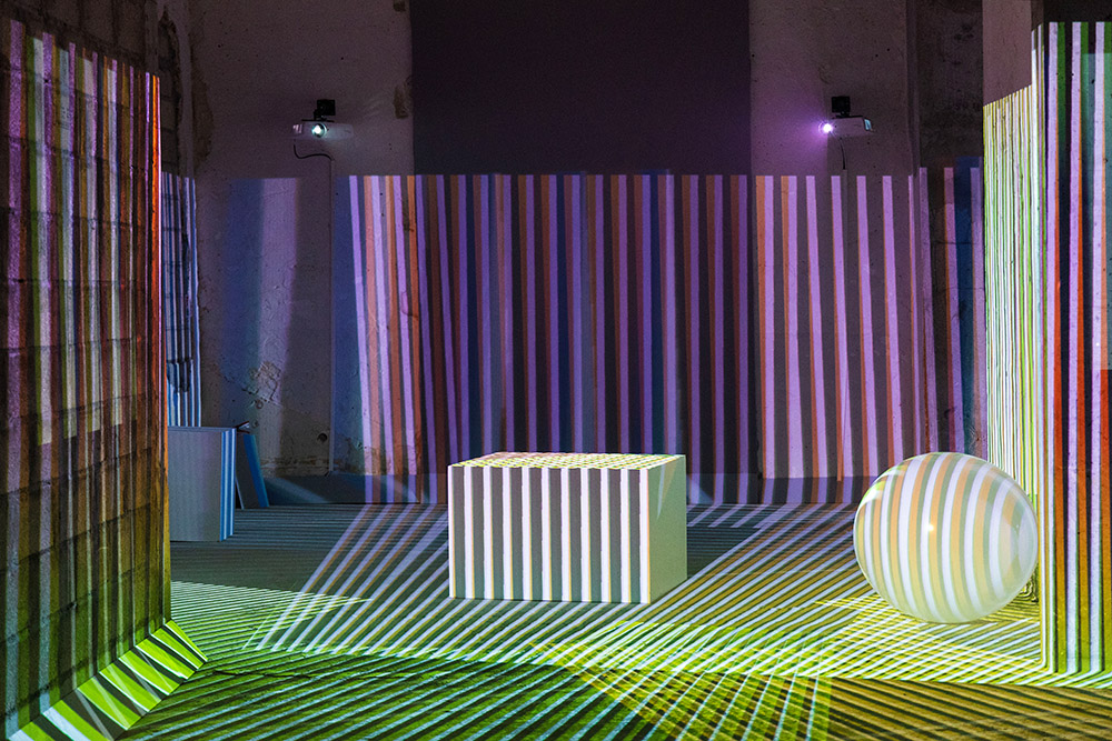 Carlos Cruz-Diez - Environnement Chromointerférent