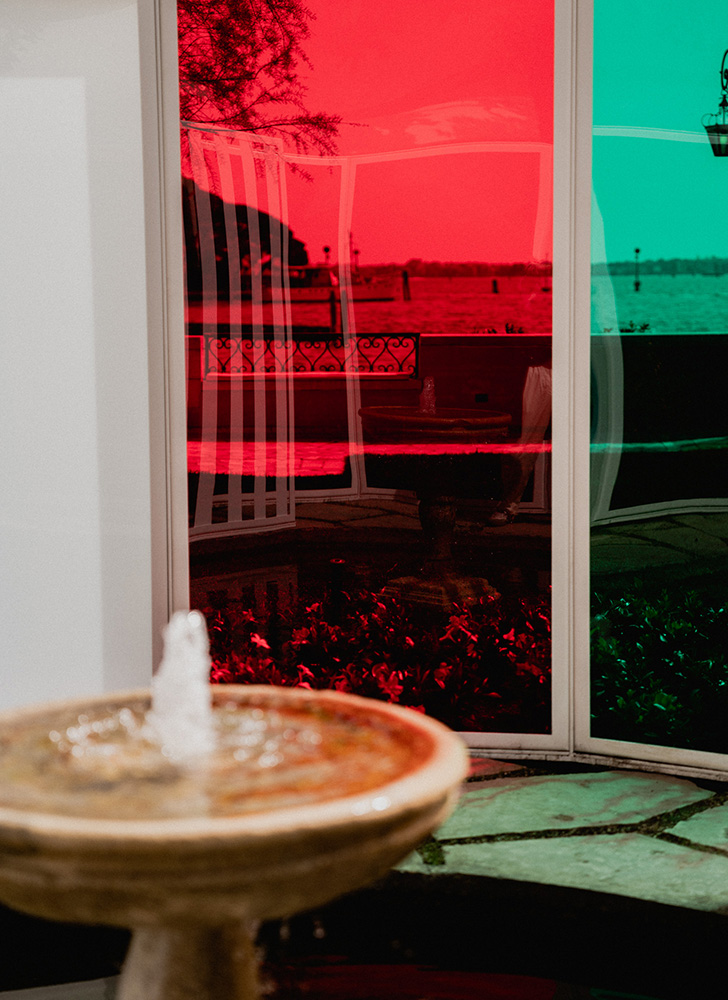Daniel Buren - Sosta colorata per Hotel Cipriani, lavoro <i>in situ</i>, 2023-2024