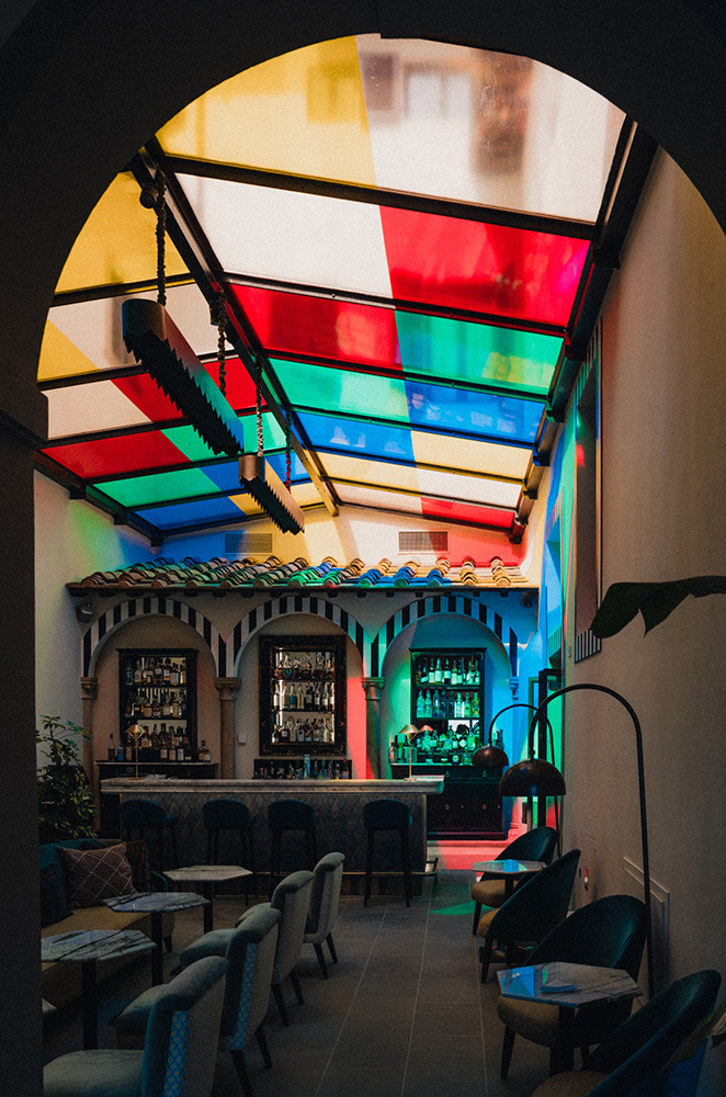 Daniel Buren - Sosta colorata per Villa San Michele, lavoro <i>in situ</i>, 2024