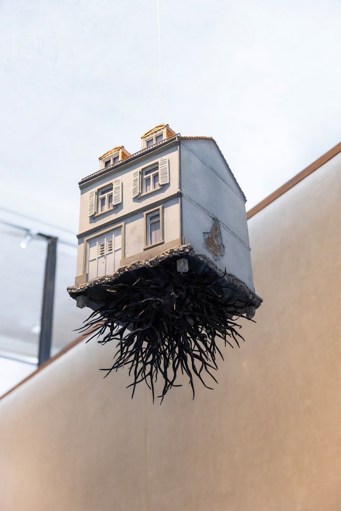 Leandro Erlich - Hybrids. Leandro Erlich al Negozio Olivetti