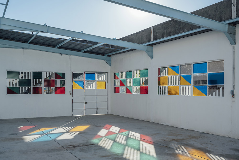 « Sans toit, mais avec fenêtres », travail in situ, Galleria Continua, Boissy-le-Châtel, octobre 2020