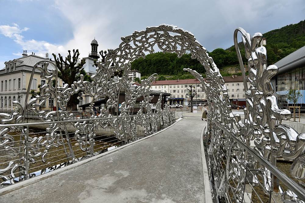 Loris Cecchini - Orbital Promenade