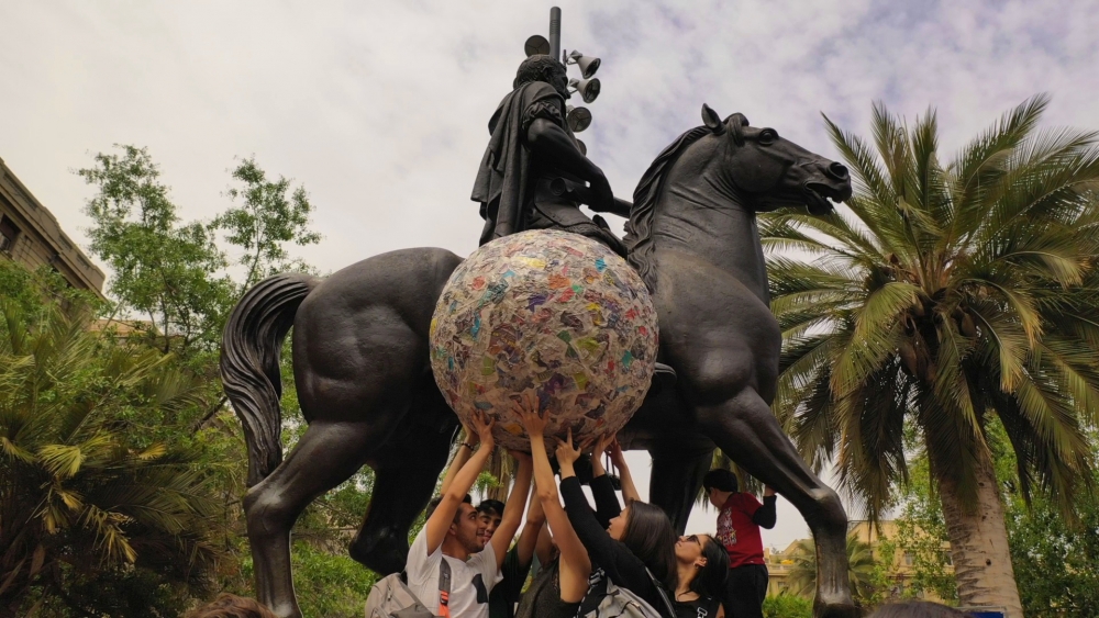 Michelangelo Pistoletto - Performance “Do it – Walking Sculpture“