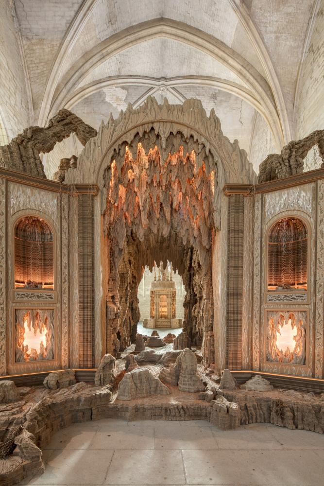 Eva Jospin, Grottesco